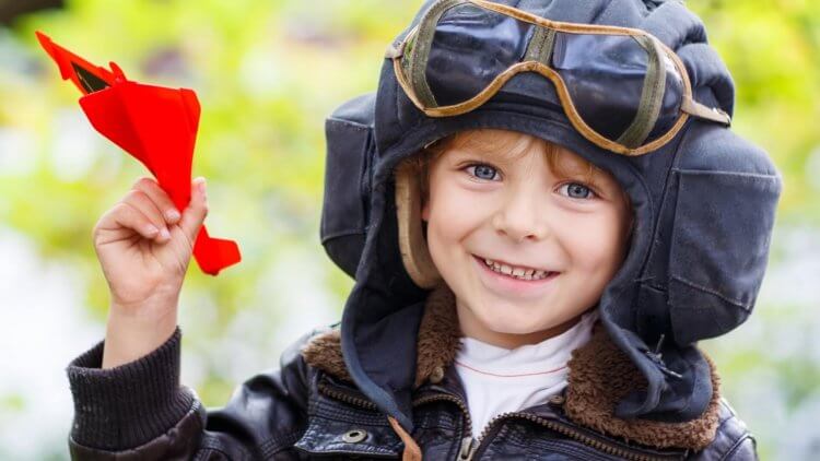 10 Tips for Flying With a Toddler, article by Mama Natural
