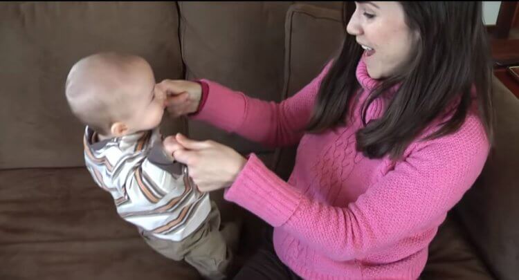 Core Exercise for Babies! (Seriously) by Mama Natural Featured