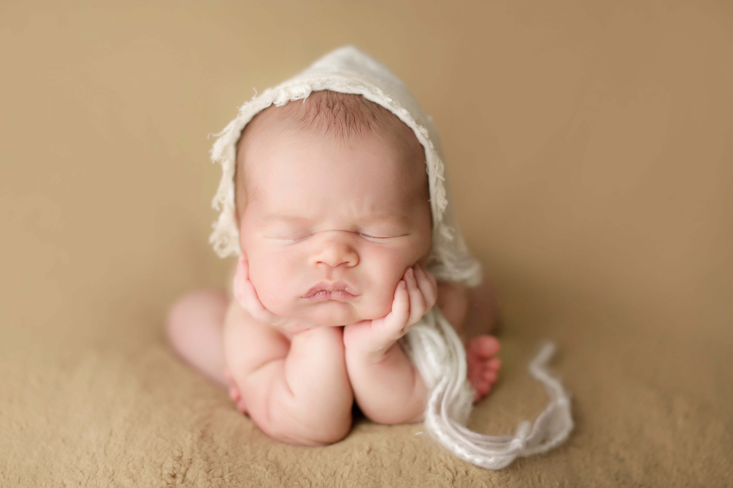baby Paloma scrunchy face newborn photo - Mama Natural